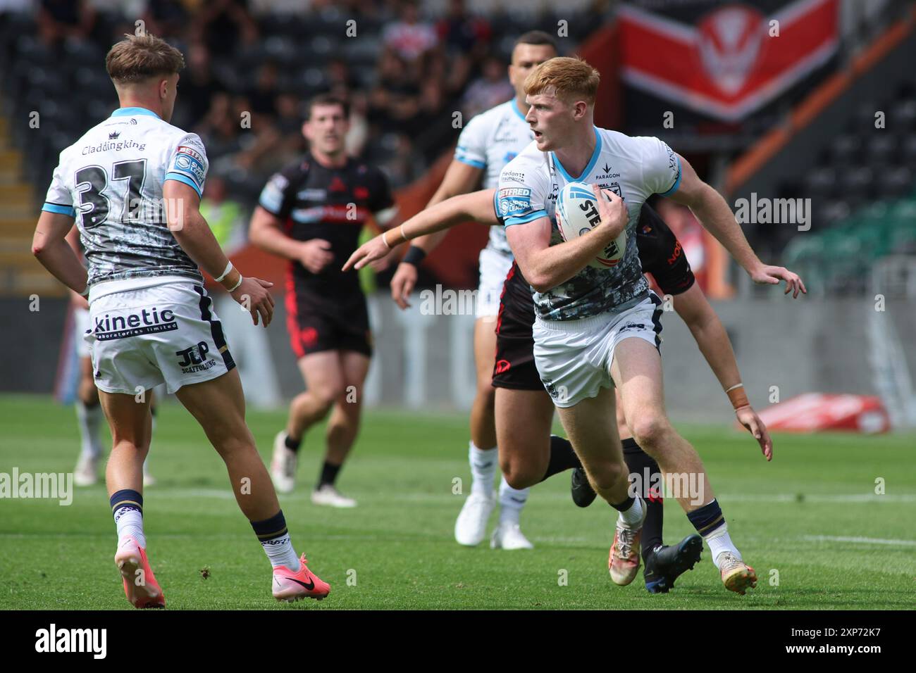 Hull, Royaume-Uni. 04 août 2024. Le MKM Stadium, West Park, Hull, Humberside, East Yorkshire, 3 août 2024. Betfred Super League Hull FC vs St Helens Havey Barron de Hull FC lors de l'attaque contre St Helens RLFC crédit : Touchlinepics/Alamy Live News Banque D'Images