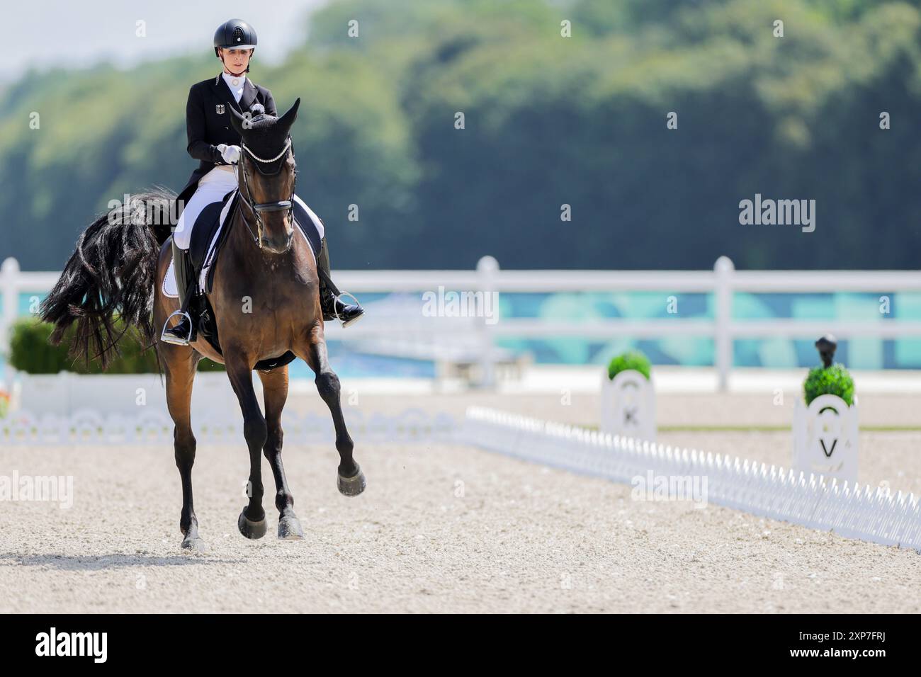 Versailles, France. 04 août 2024. Olympia, Paris 2024, Sport équestre, dressage, individuel, finale, l'allemande Jessica von Bredow-Werndl monte sur TSF Dalera BB. Crédit : Rolf Vennenbernd/dpa/Alamy Live News Banque D'Images