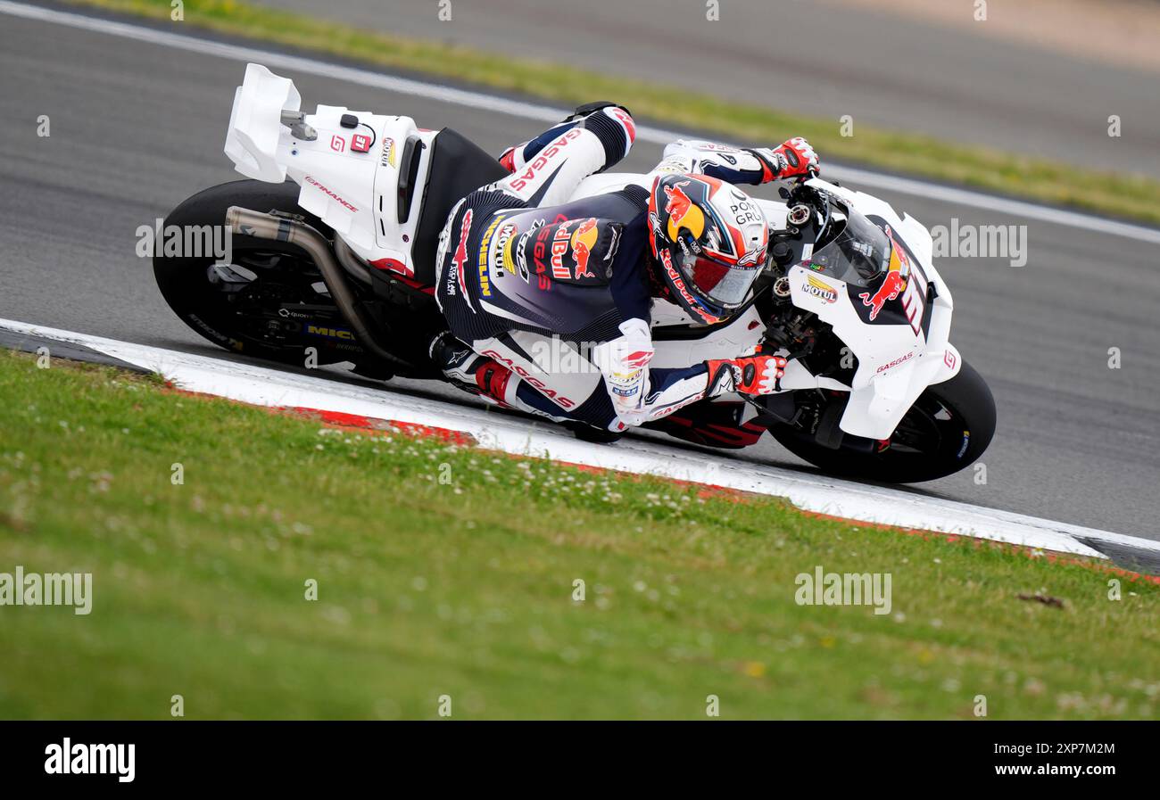Pedro Acosta de Red Bull GASGAS Tech3 lors du Monster Energy British Grand Prix MotoGP 2024 à Silverstone, Towcester. Date de la photo : dimanche 4 août 2024. Banque D'Images