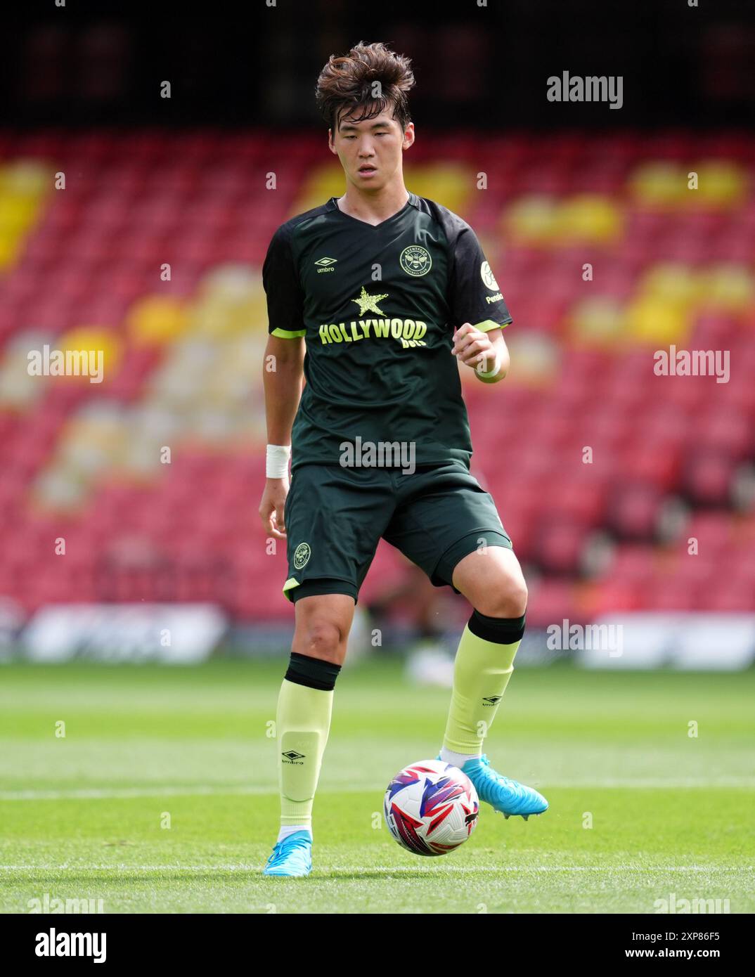 Ji-Soo Kim de Brentford lors du match amical de pré-saison à Vicarage Road, Watford. Date de la photo : samedi 3 août 2024. Banque D'Images