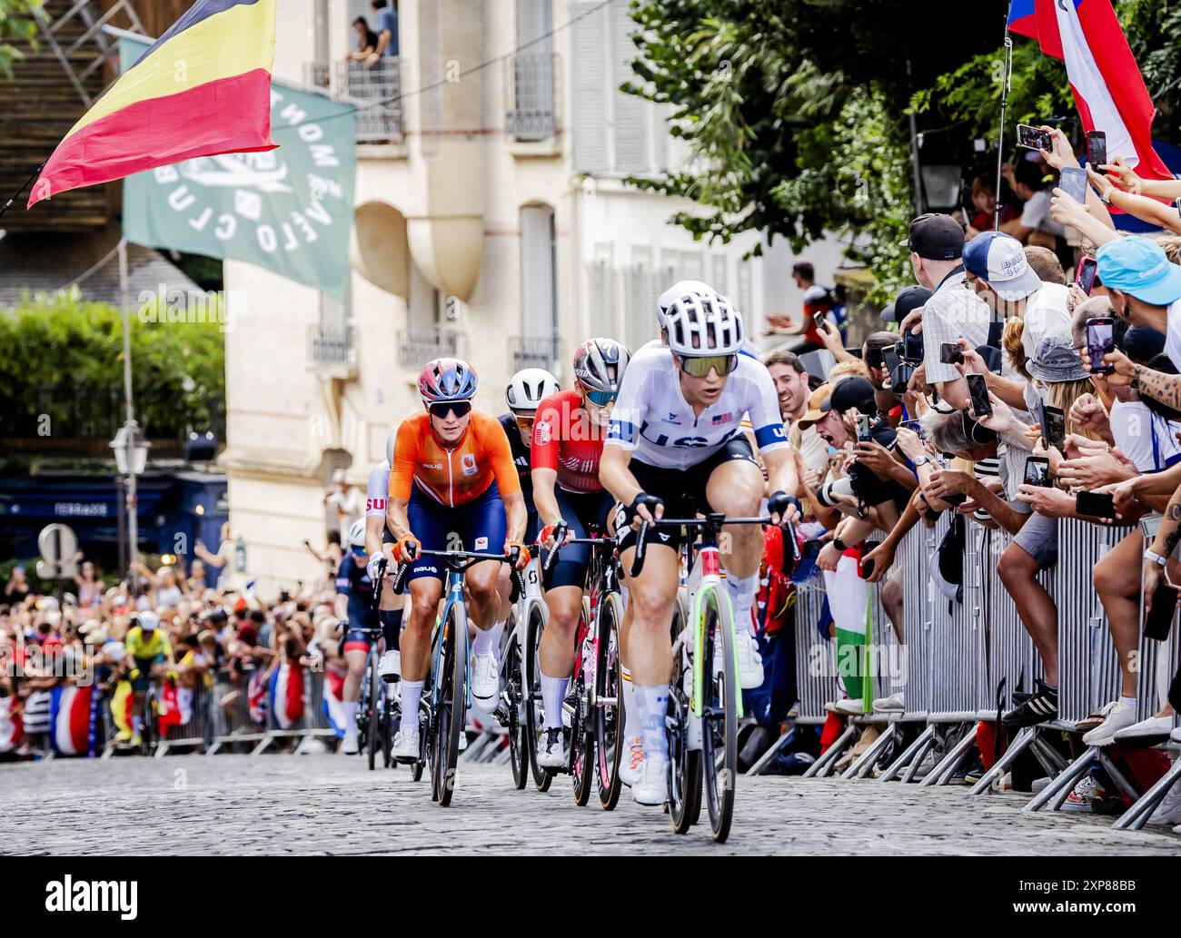 PARIS - cycliste Marianne vos lors de la course féminine sur route aux Jeux Olympiques. ANP REMKO DE WAAL Banque D'Images