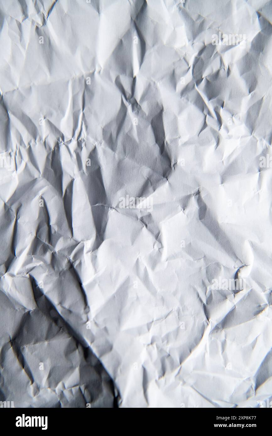 Détail d'une feuille froissée de papier A4 blanc Banque D'Images