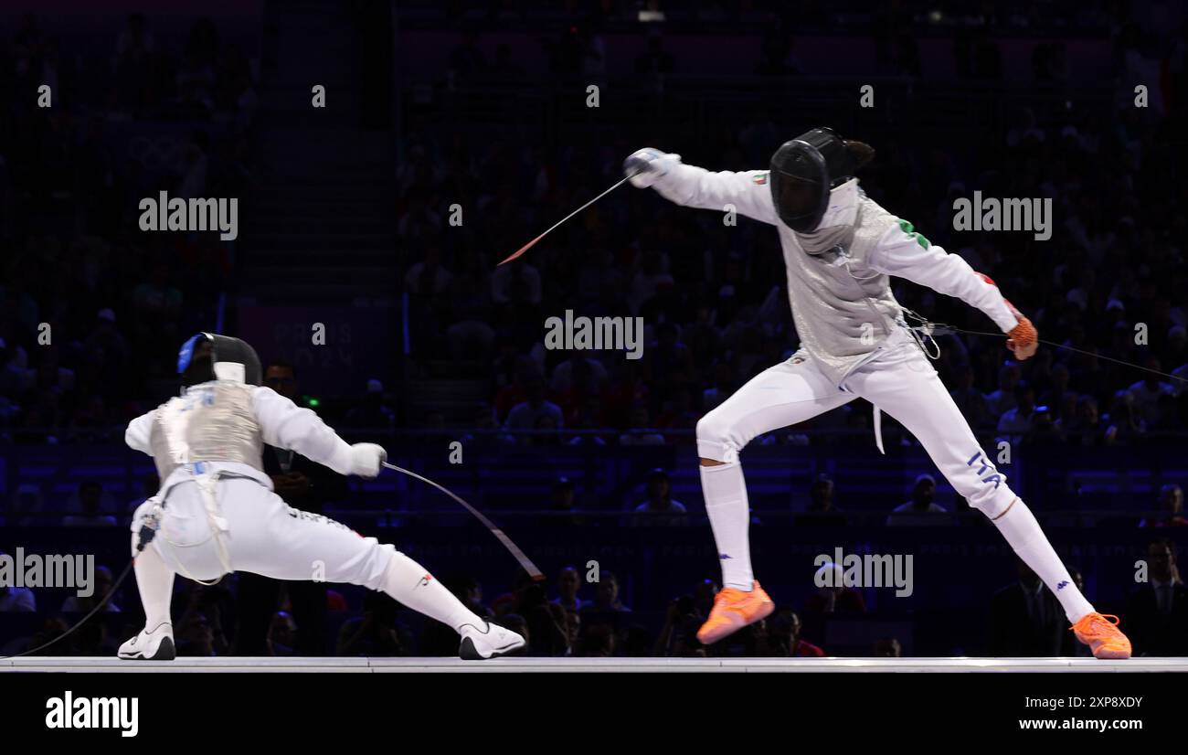 Paris, France. 04 août 2024. L'équipe d'escrime du Japon contre l'Italie dans la finale d'or par équipe au Grand Palais le dimanche 04 août 2024, la neuvième journée des Jeux Olympiques de Paris. Le Japon remporte la médaille d'or. Photo de Hugo Philpott/UPI crédit : UPI/Alamy Live News Banque D'Images