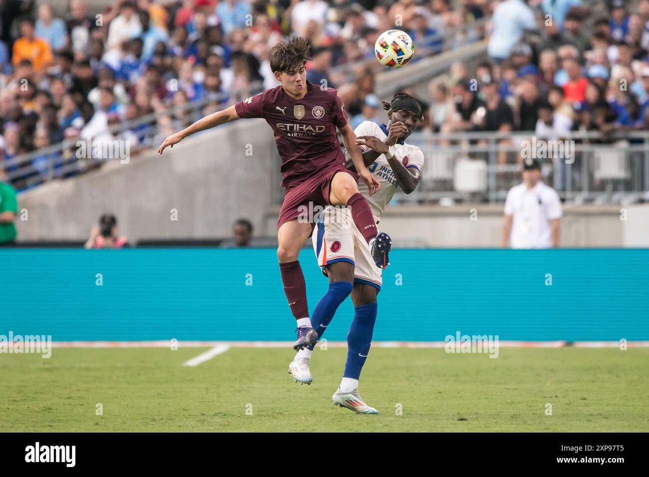 Columbus, Ohio, États-Unis. 3 août 2024. Le défenseur de Manchester City Tom Galvez (74), l'attaquant de Chelsea Noni Madueke (11). Manchester City affronte le Chelsea FC dans un match amical international au Ohio Stadium. Crédit : Kindell Buchanan/Alamy Live News Banque D'Images
