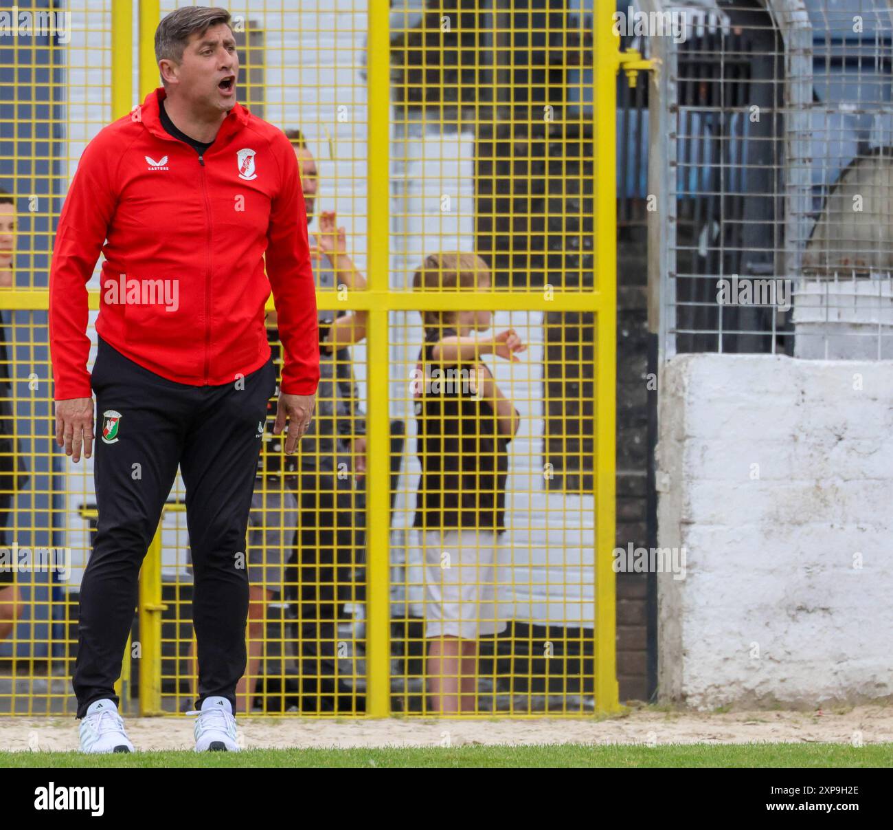 New Grosvenor Stadium, Lambeg, Irlande du Nord, Royaume-Uni. 03 août 2024. Pré-saison amicale – Lisburn Distillery v Glentoran. L'entraîneur de la Ligue irlandaise de football, Declan Devine, entraîneur de Glentoran. Banque D'Images