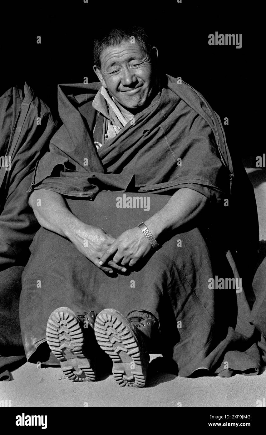 Le lama en chef du monastère de Hemis incarne la culture bouddhiste tibétaine du Ladakh, en Inde - 1988 Banque D'Images