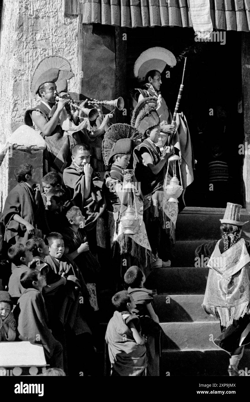 Les danses Cham au monastère bouddhiste tibétain Thiksey ont lieu chaque année au Ladakh, en Inde - 1988 Banque D'Images