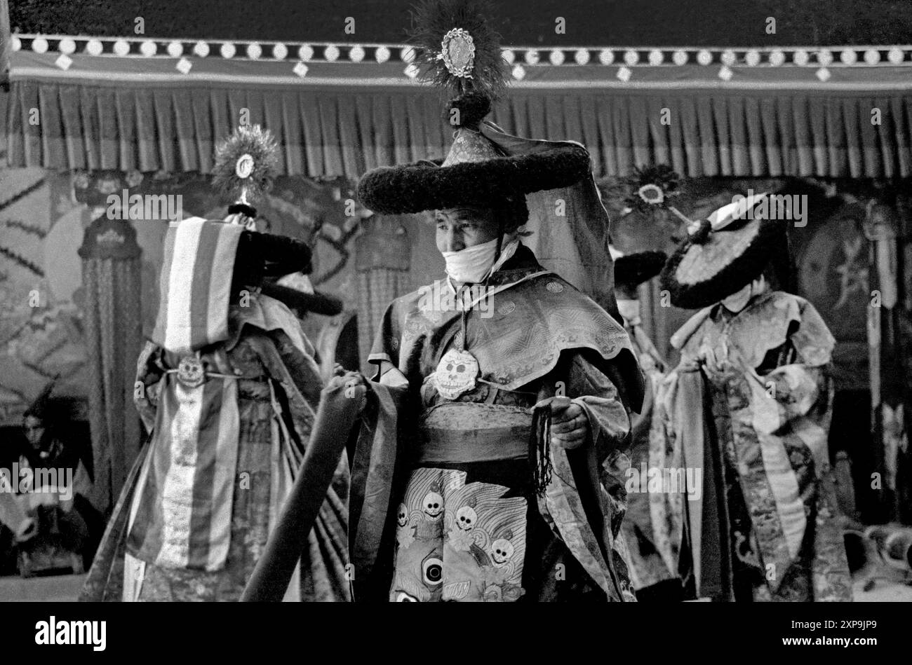 Les danses Cham au monastère bouddhiste tibétain Thiksey ont lieu chaque année au Ladakh, en Inde - 1988 Banque D'Images