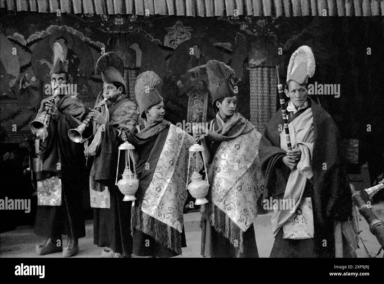 Les danses Cham au monastère bouddhiste tibétain Thiksey ont lieu chaque année au Ladakh, en Inde - 1988 Banque D'Images