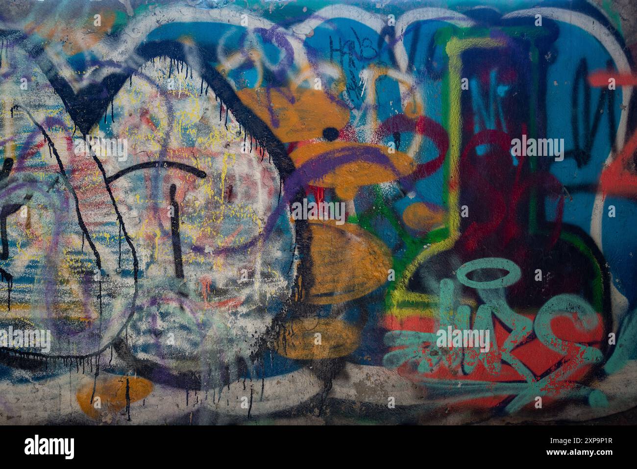 Les ruines de CFS Lac créé Denis, Québec, Canada et ses graffitis et dommages structurels. Banque D'Images