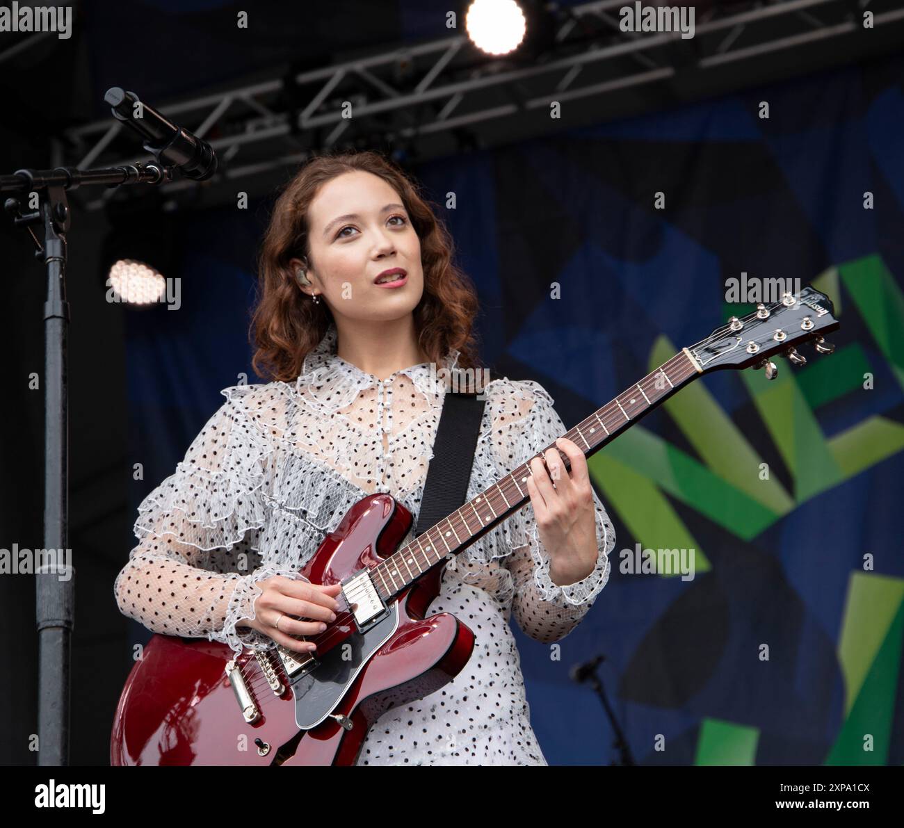 Newport, RI. 4 août 2024. Laufey perfoems au Newport Jazz Festival, sur la scène Fort au Fort Adams Park. @ Veronica Bruno / Alamy Live News Banque D'Images