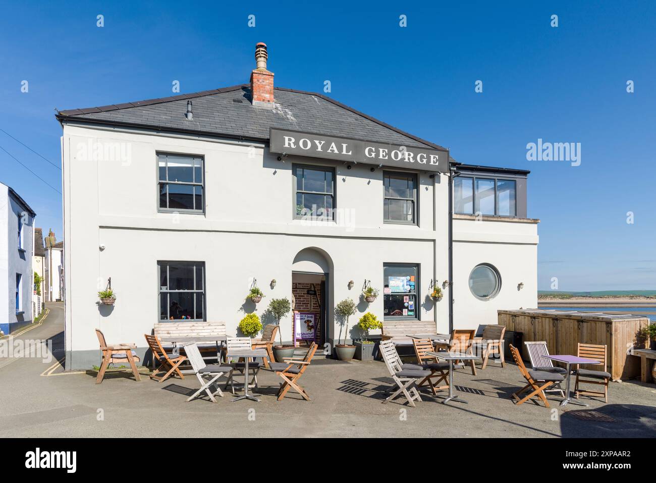 Le restaurant Royal George dans le village côtier d'Appledore, Devon, Angleterre. Banque D'Images