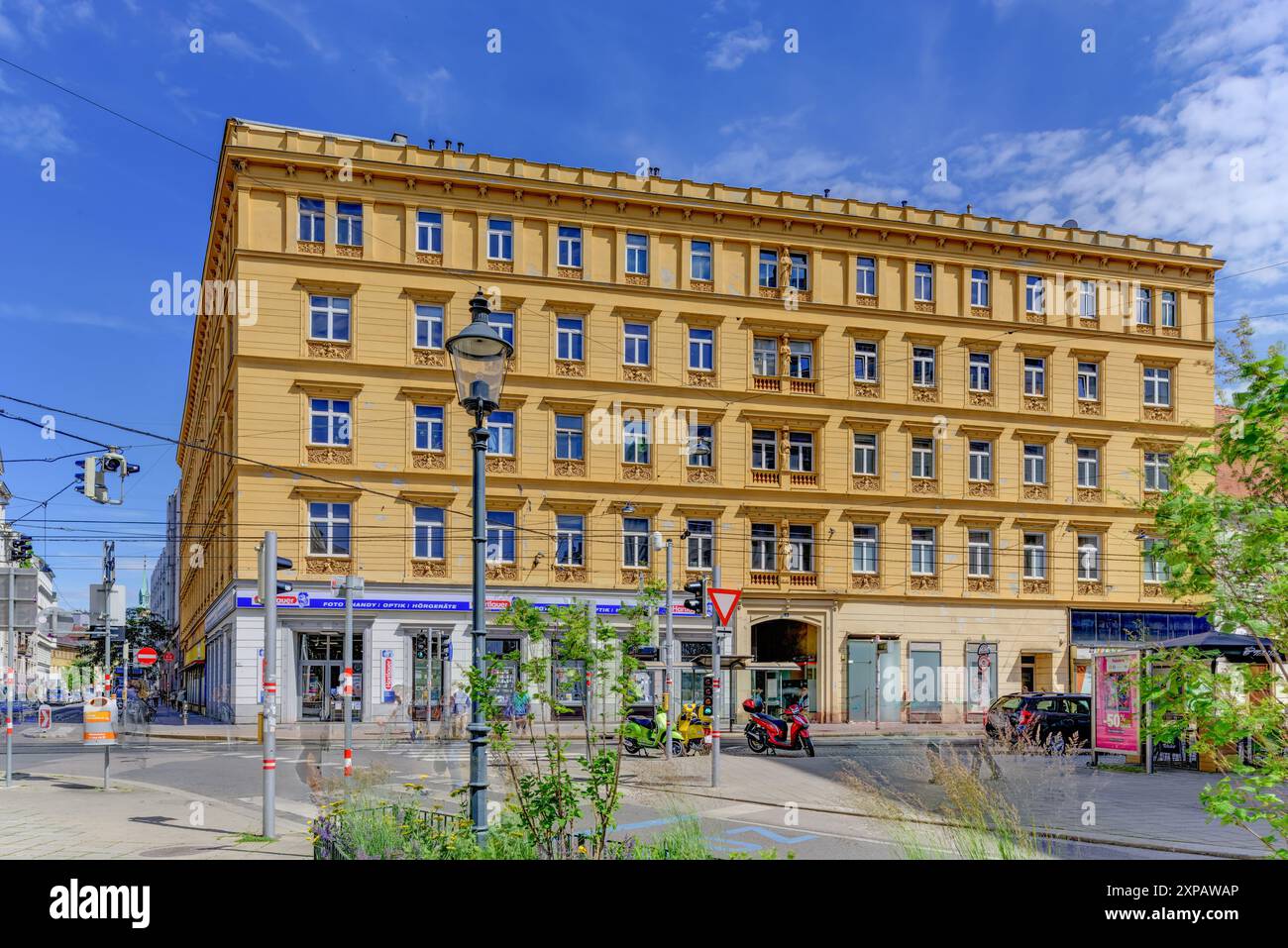 Haus Taborstraße 18, ehemaliges Grand Hotel National, erbaut 1873 von Ludwig Förster und Theophil Hansen, heute Wohnhaus // Vienna, Taborstraße 18, fo Banque D'Images