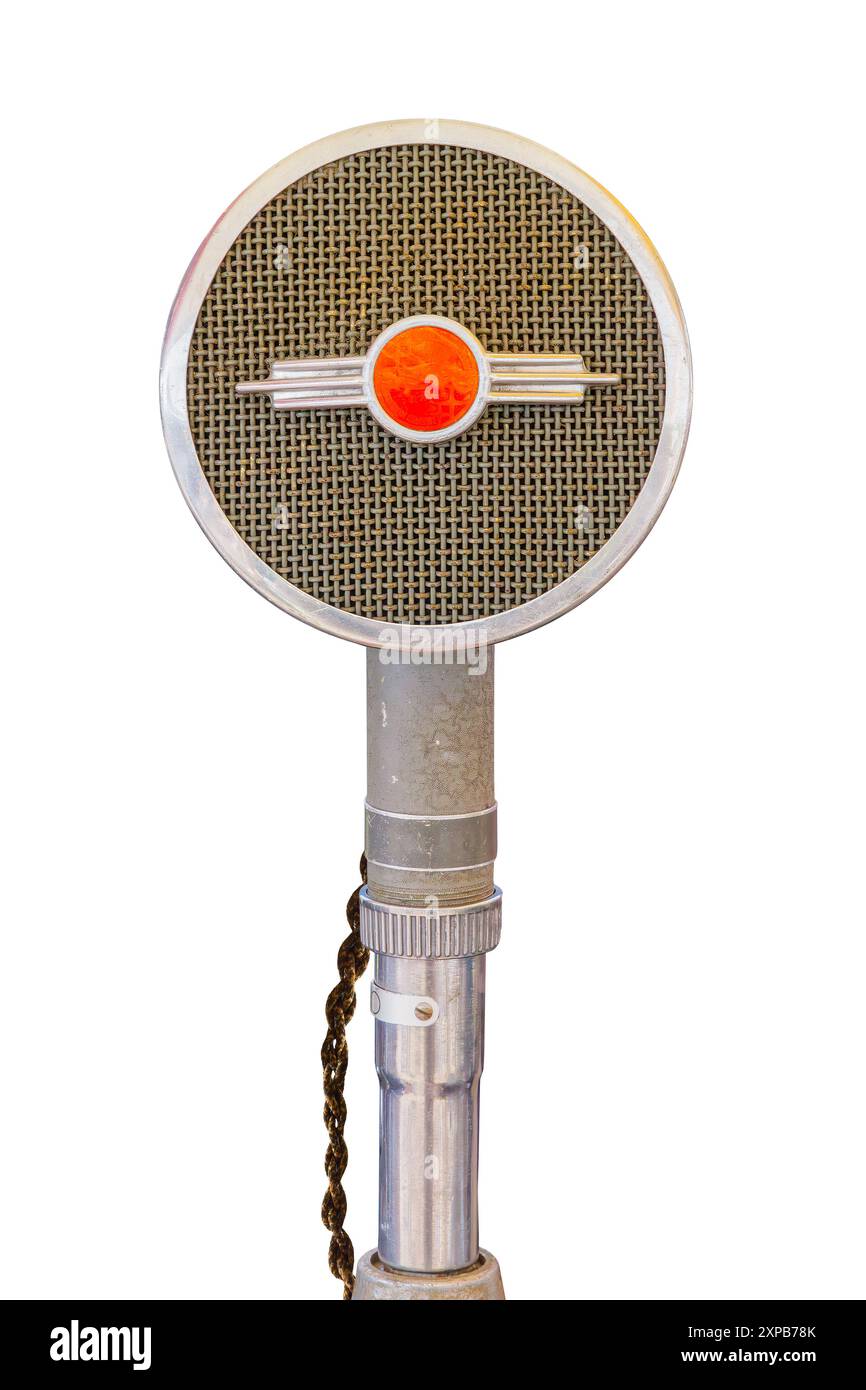 Microphone audio vintage authentique sur support isolé sur fond blanc Banque D'Images