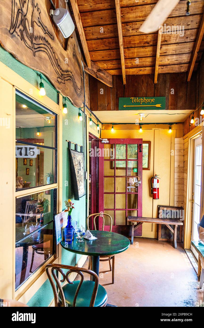Interior of the Hobbit Cafe - Restaurant sur le thème Tolkien et Lord of the Rings, Houston, Texas Banque D'Images