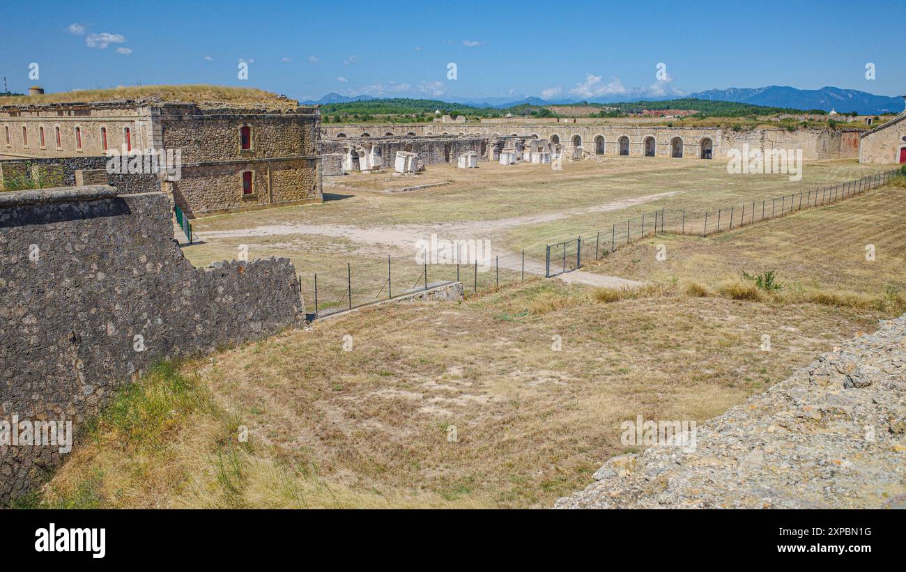 Figueres, Espagne - 3 août 2024 : Castillo de San Fernando (château de Sant Ferran) forteresse militaire, Figueres, Catalogne Banque D'Images