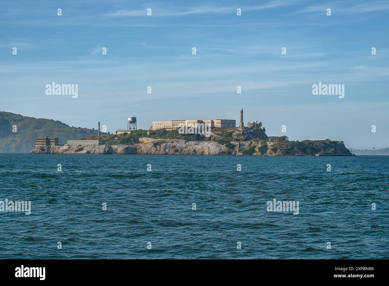 Île d'Alcatraz dans la baie de San Francisco, prison fédérale de haute sécurité fermée en 1963 ; San Francisco, Californie, États-Unis d'Amérique Banque D'Images