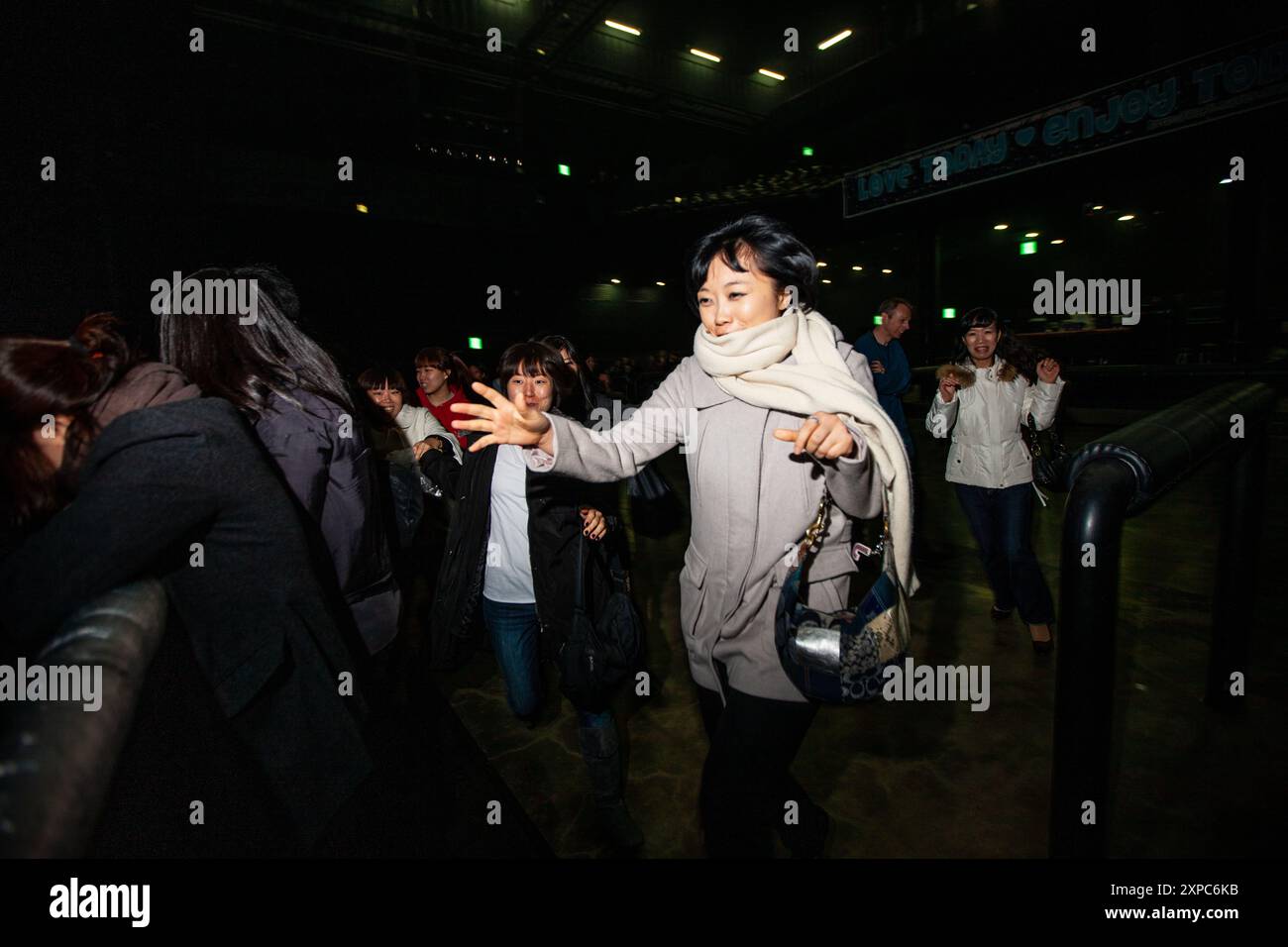 Fans de pop asiatique aux concerts Mika. Banque D'Images