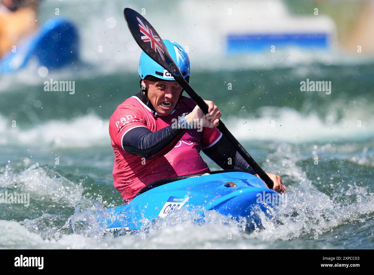Le Britannique Joseph Clarke participe à la demi-finale masculine de kayak Cross 1 au stade nautique de Vaires-sur-Marne, le dixième jour des Jeux Olympiques de Paris 2024 en France. Date de la photo : lundi 5 août 2024. Banque D'Images