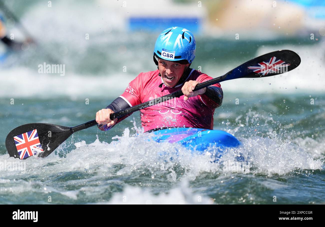 Le Britannique Joseph Clarke participe à la demi-finale masculine de kayak Cross 1 au stade nautique de Vaires-sur-Marne, le dixième jour des Jeux Olympiques de Paris 2024 en France. Date de la photo : lundi 5 août 2024. Banque D'Images