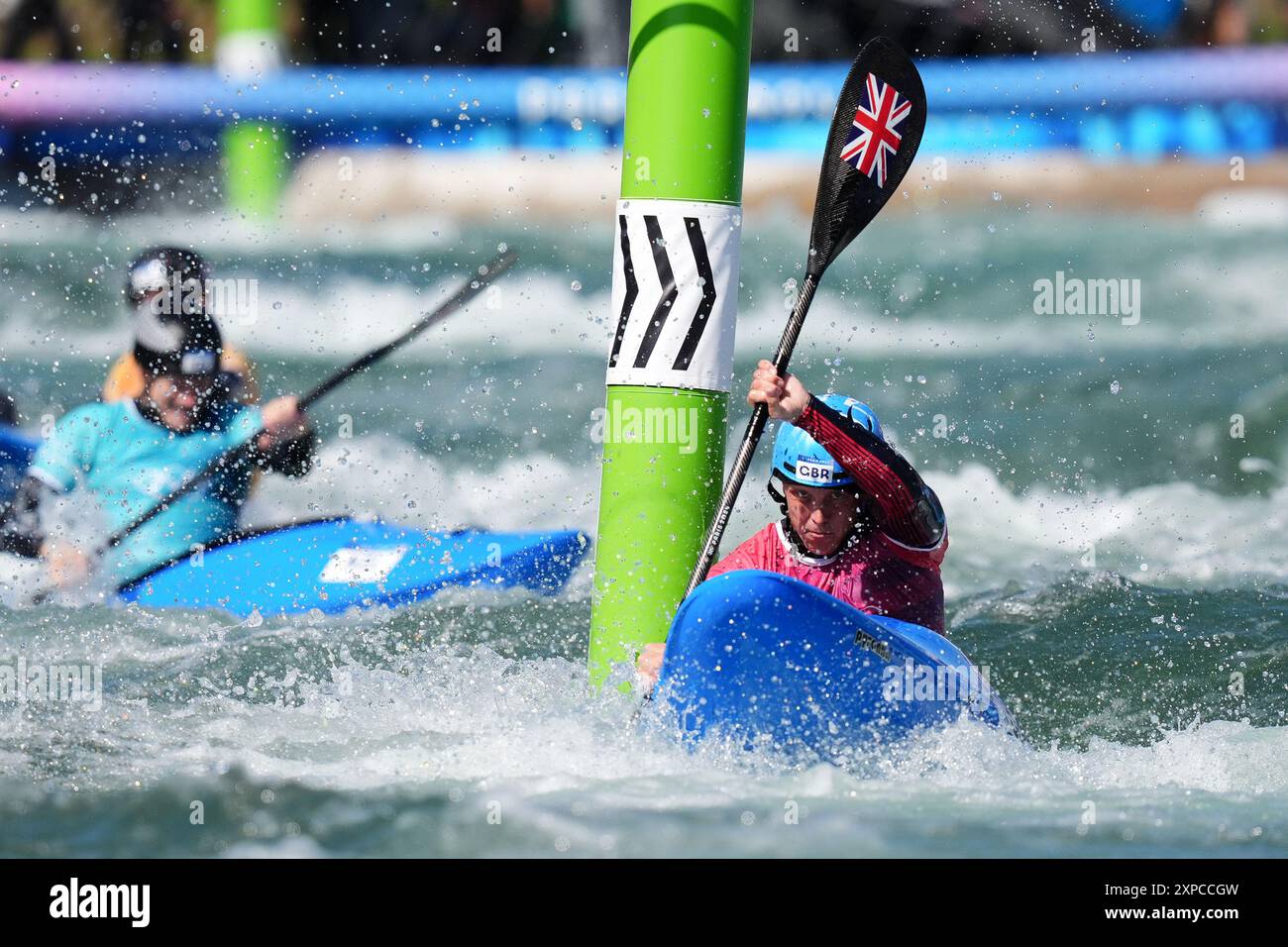 Le Britannique Joseph Clarke participe à la demi-finale masculine de kayak Cross 1 au stade nautique de Vaires-sur-Marne, le dixième jour des Jeux Olympiques de Paris 2024 en France. Date de la photo : lundi 5 août 2024. Banque D'Images