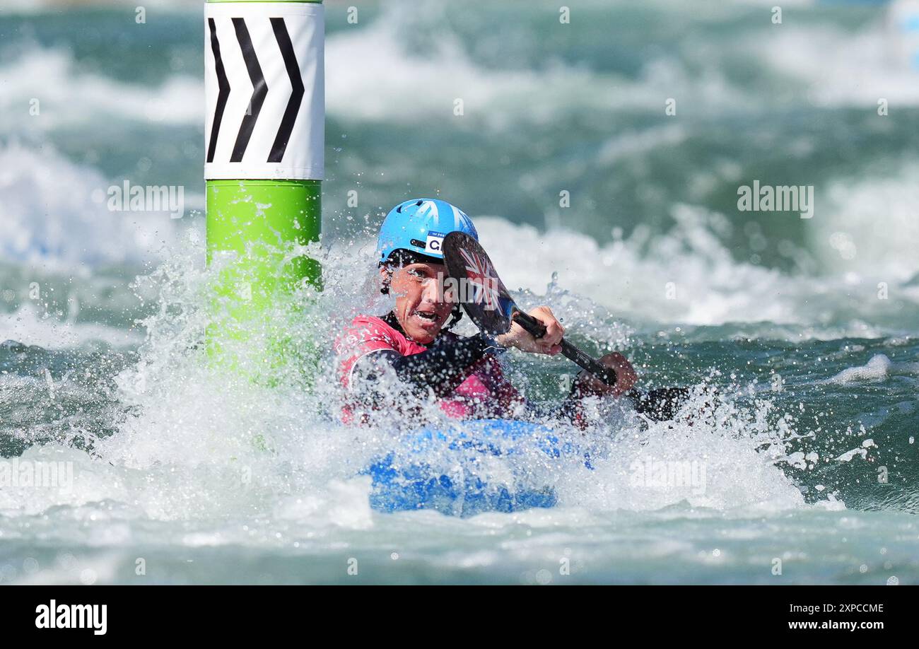 Le Britannique Joseph Clarke participe à la demi-finale masculine de kayak Cross 1 au stade nautique de Vaires-sur-Marne, le dixième jour des Jeux Olympiques de Paris 2024 en France. Date de la photo : lundi 5 août 2024. Banque D'Images