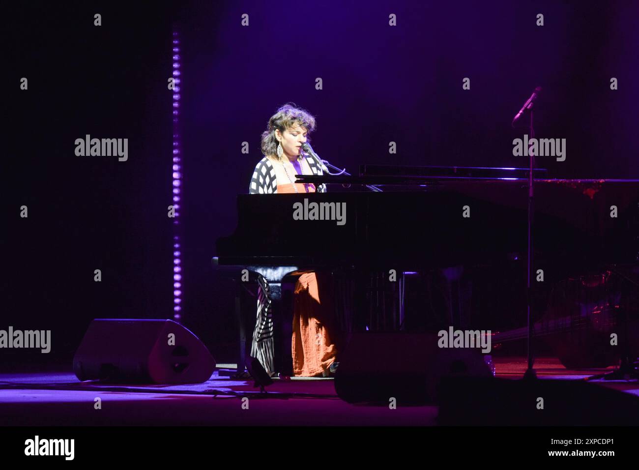 Norah Jones au concert live. Étape d'été d'Opatija, Croatie Banque D'Images
