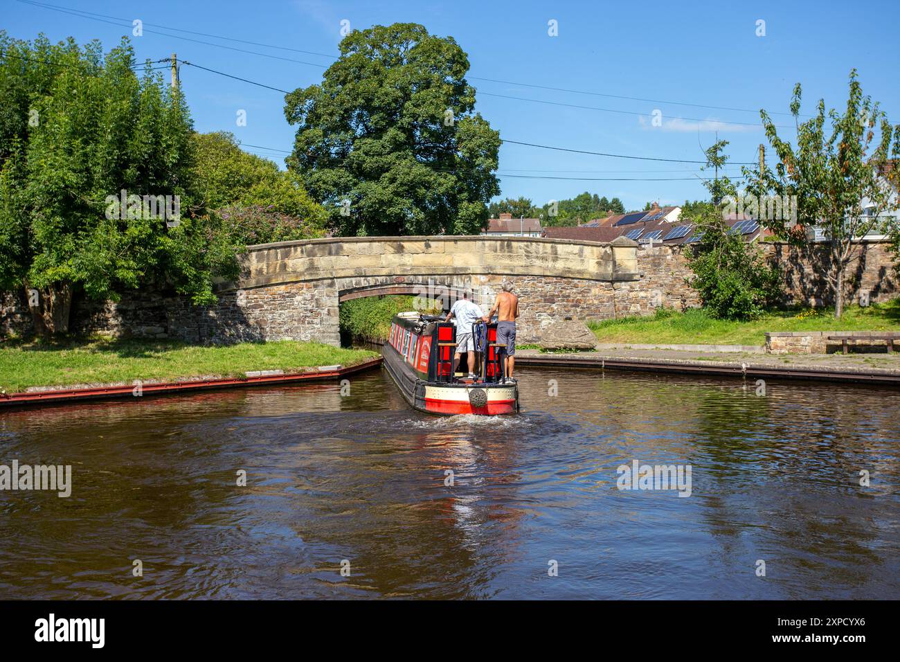 Le rétrécissement du canal dans le canal de Llangollen à partir du bassin de Trevor avant de se diriger vers Llangollen North Wales, Banque D'Images