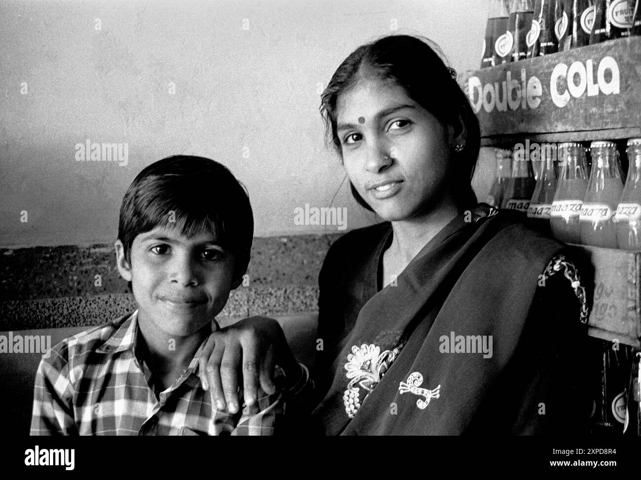 Frère et soeur à la foire de chameau de Pushkar , Pushkar Inde - 1989 Banque D'Images