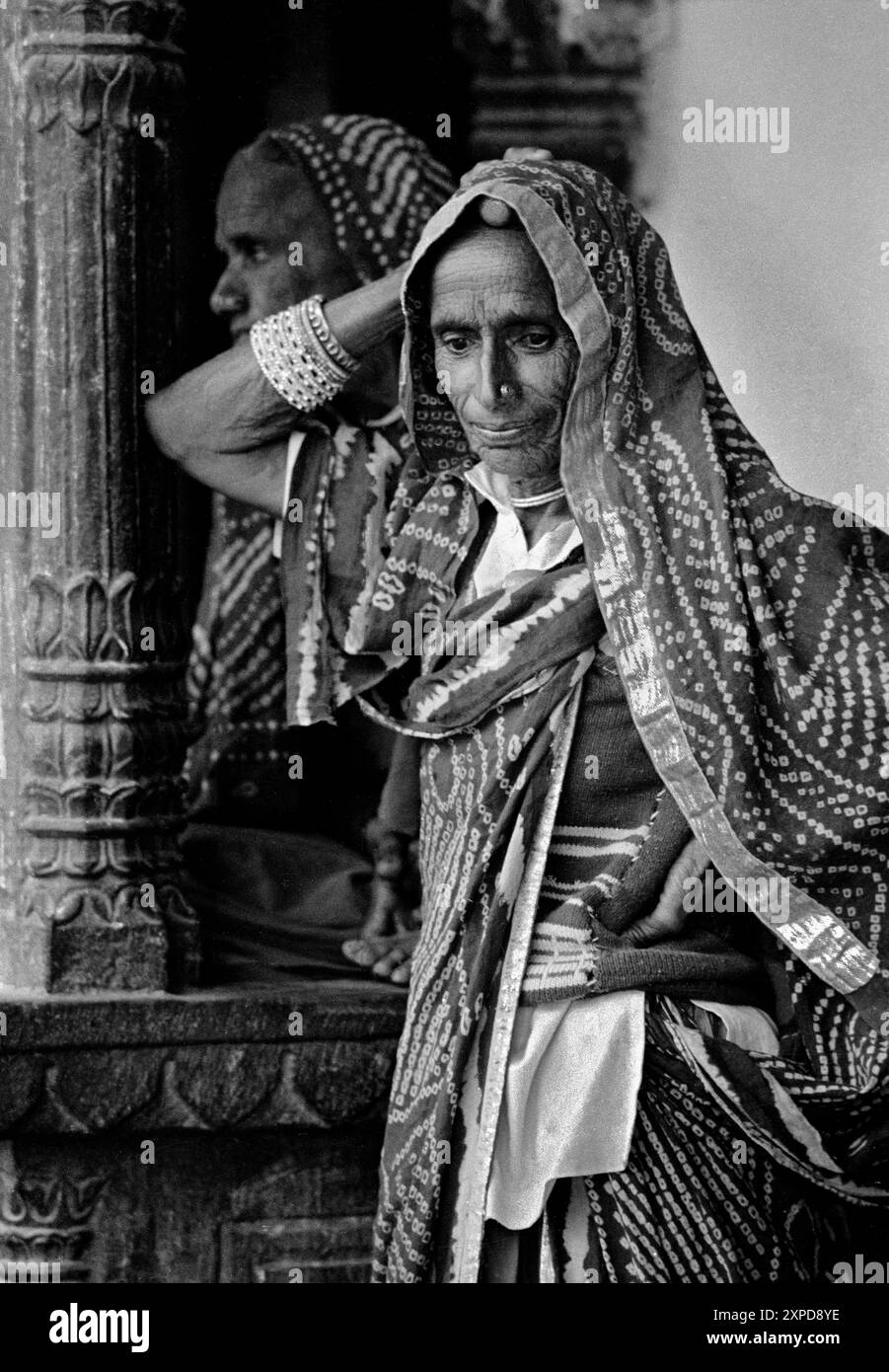 Banjari femme tribale se réunissent à la Foire de chameau de Pushkar chaque novembre pleine lune à Pushkar, Inde - 1989 Banque D'Images