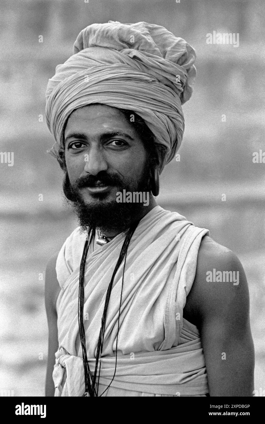 Les hommes saints hindous connus sous le nom de Saddhus se rassemblent pour la Foire annuelle de chameau de Pushkar pendant la pleine lune de novembre chaque année à Pushkar, Inde - 1989 Banque D'Images