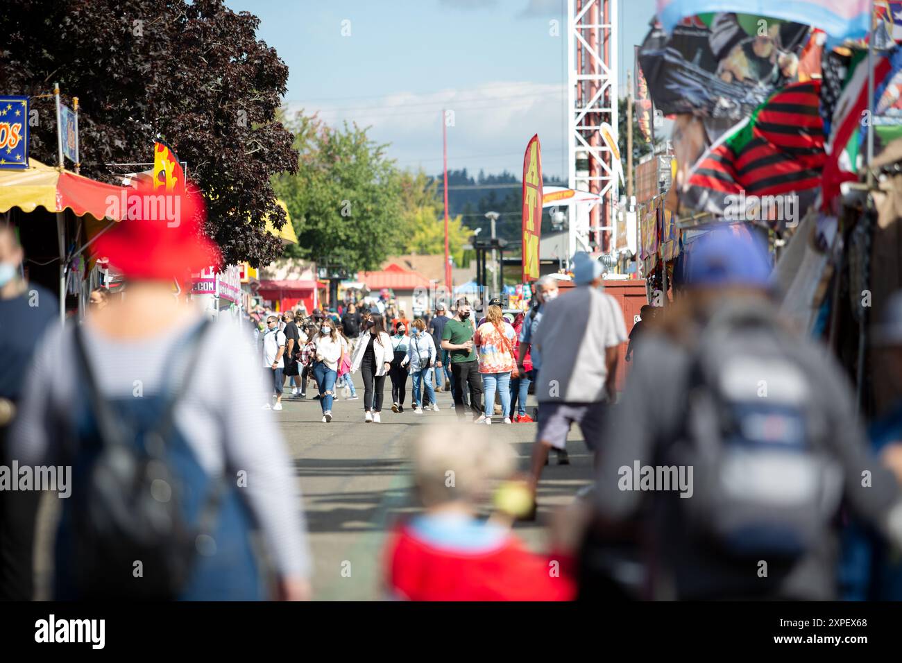 Puyallup, Washington, États-Unis - 09-13-09 2021 : une vue sur la foule à la foire de l'État de Washington. Banque D'Images