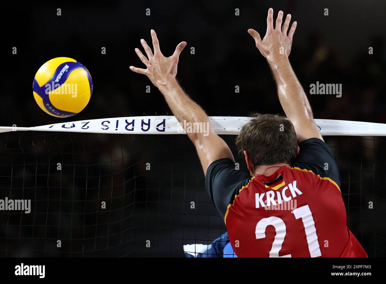 Paris, France. 05 août 2024. Julien Mattia/le Pictorium - Volleyball- quarts de finale France/Allemagne - Paris 2024 - 05/08/2024 - France/Ile-de-France (région)/Paris - Tobias Krick (GER) lors de la finale du quart de volleyball masculin entre la France et l'Allemagne aux Jeux Olympiques de Paris, à l'Arena Paris Sud, le 5 août 2024. Crédit : LE PICTORIUM/Alamy Live News Banque D'Images