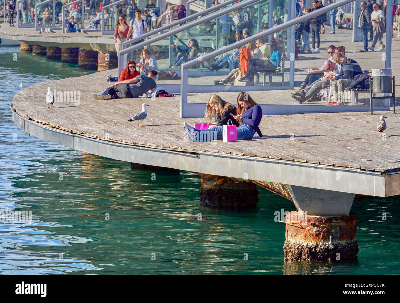 Sur la marina du port de Barcelone Banque D'Images