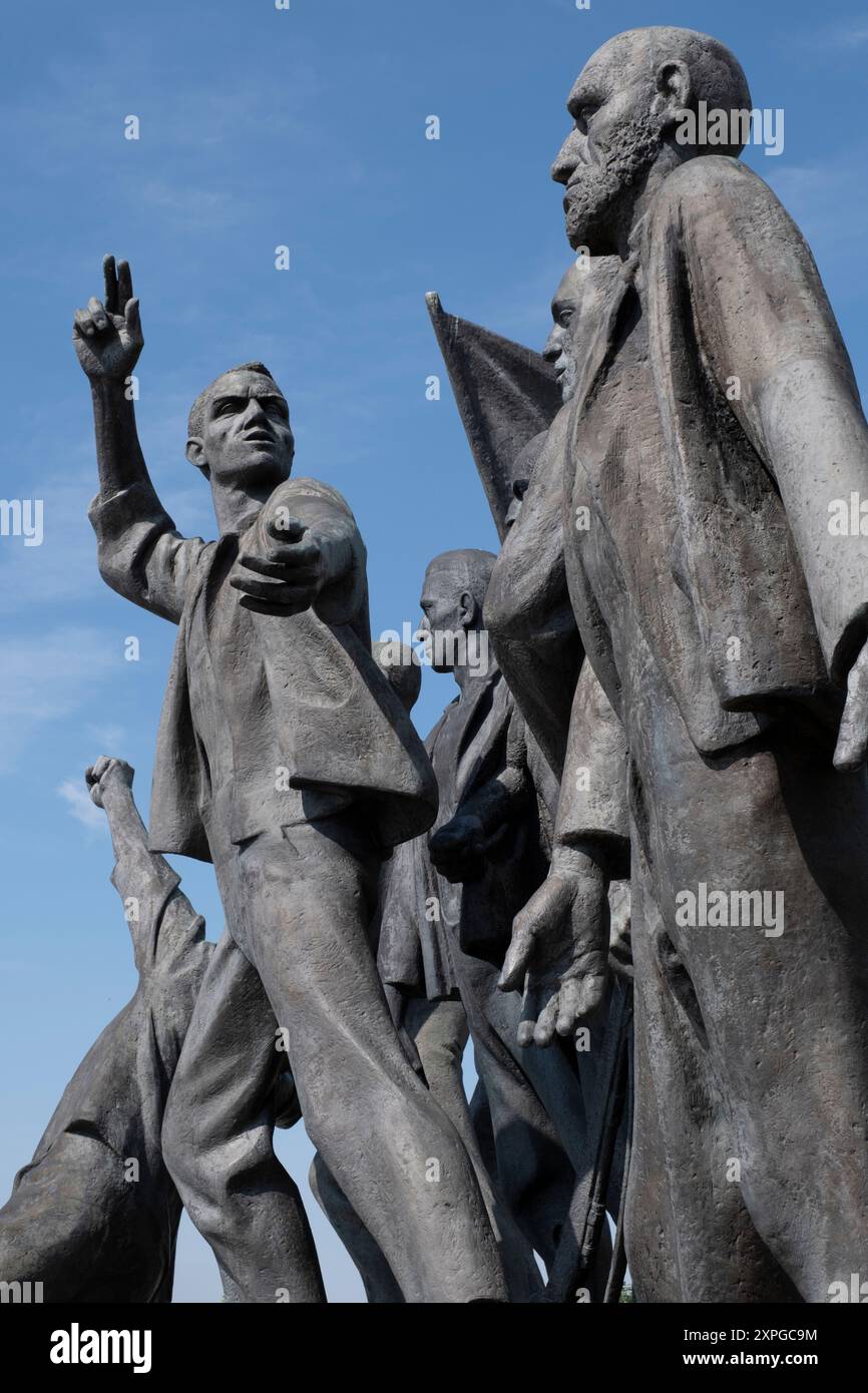 Mémorial national de Buchenwald sur la place de la liberté près de l'ancien camp de concentration. Sculpture en bronze de Fritz Cremer. Inauguré en 1958 Banque D'Images