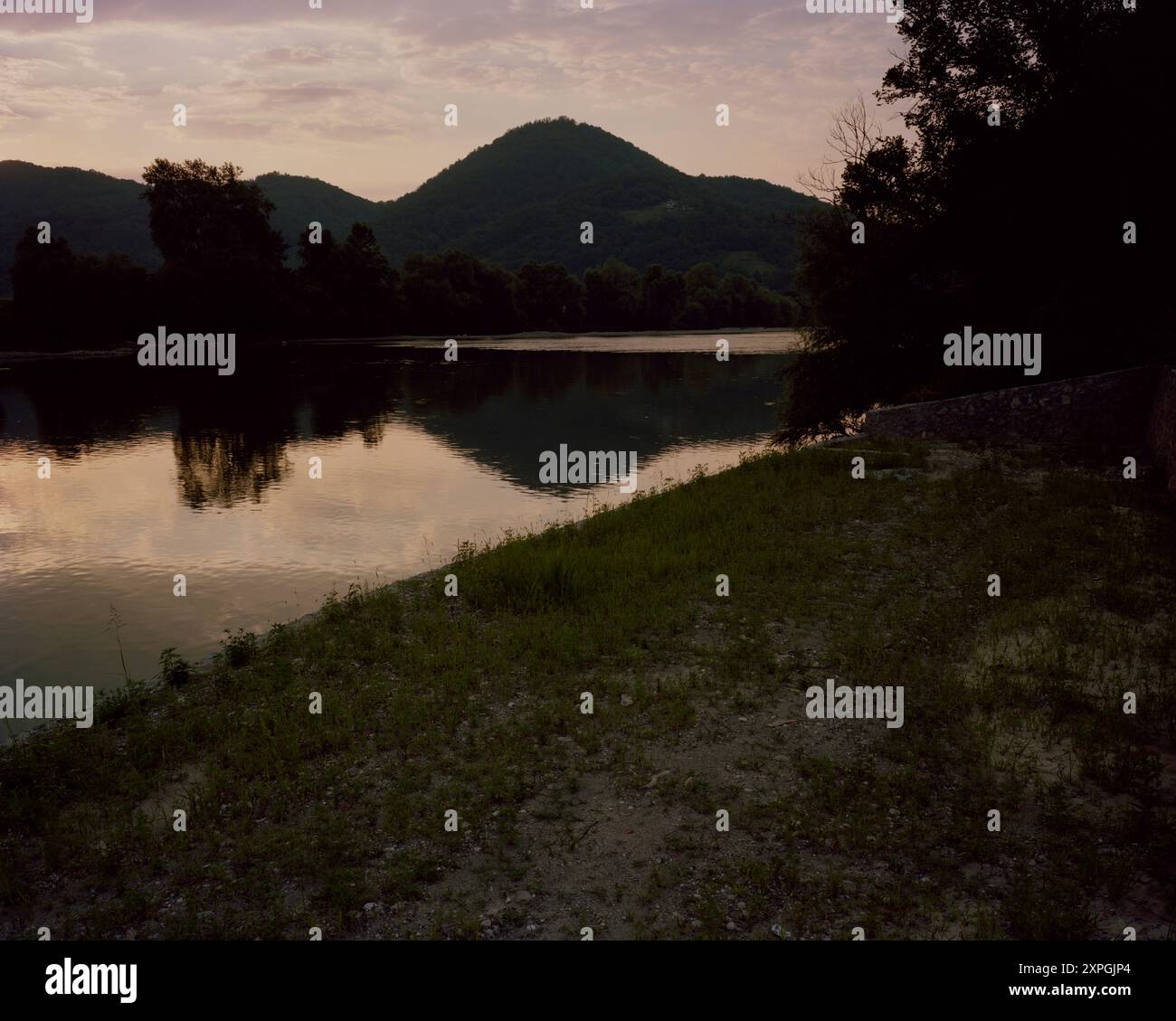 11 juillet 1995. Le massacre de Srebrenica, également connu sous le nom de génocide de Srebrenica, s'est produit pendant la guerre de Bosnie. Évacuations massives de Bosni les yeux bandés Banque D'Images