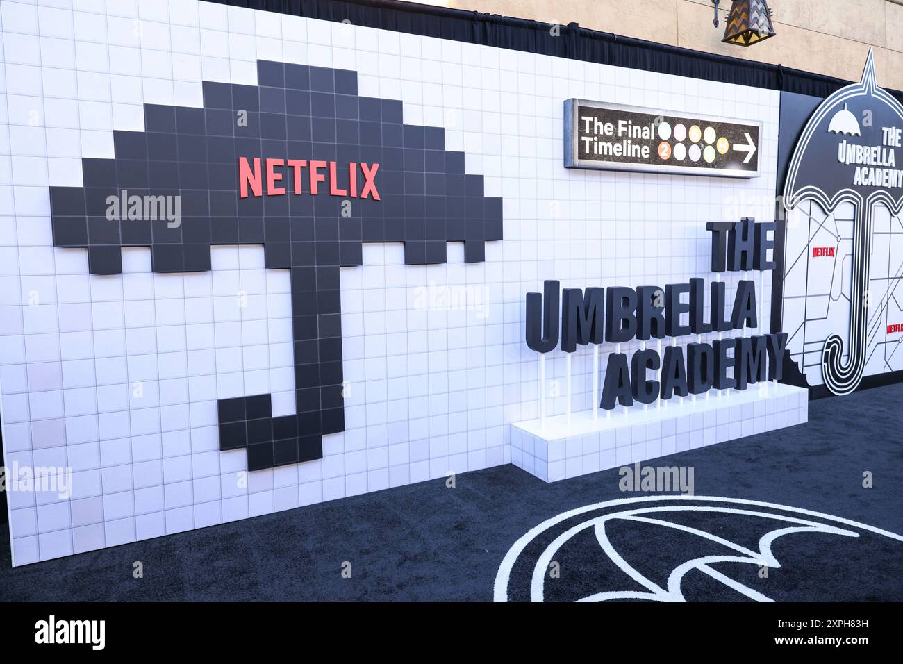 HOLLYWOOD, LOS ANGELES, CALIFORNIE, États-Unis - 05 AOÛT : une vue générale de l'atmosphère à Los Angeles première de la saison 4 de 'The Umbrella Academy' de Netflix - la dernière saison qui s'est tenue au Egyptian Theatre Hollywood le 5 août 2024 à Hollywood, Los Angeles, Californie, États-Unis. (Photo de Xavier Collin/image Press Agency) Banque D'Images