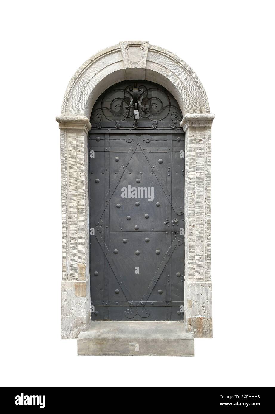 Vieille porte en métal isolée sur fond blanc Banque D'Images