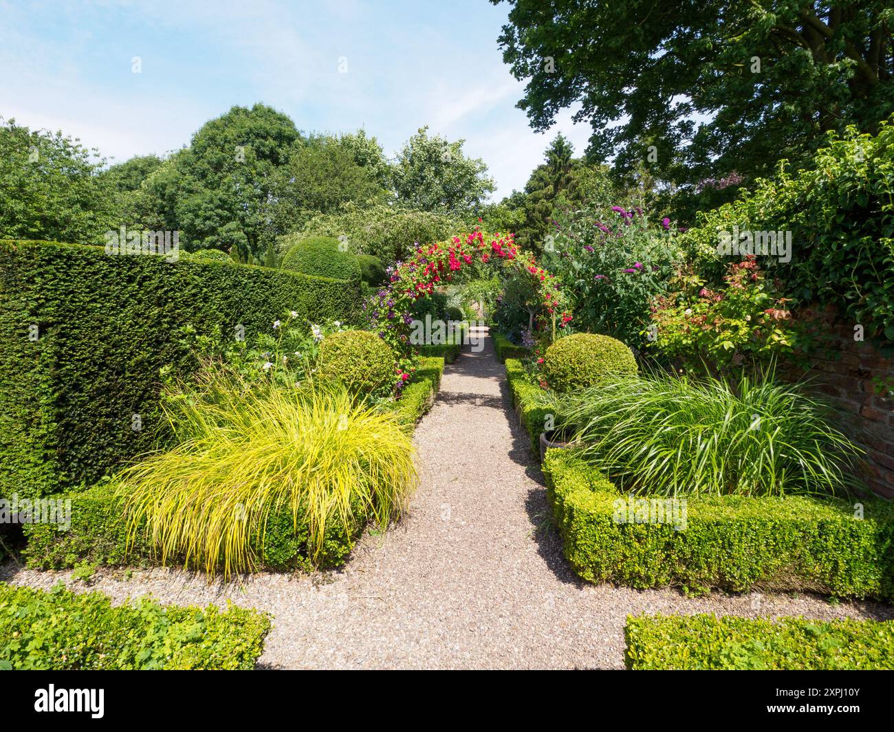 La longue promenade, Wollerton Hall Garden Banque D'Images