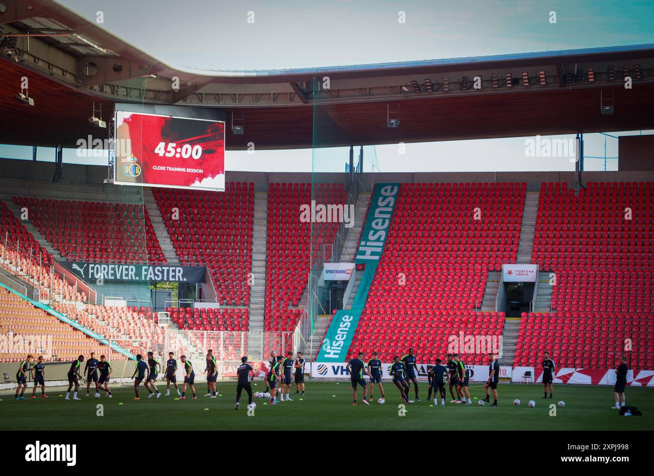 Prague, République tchèque. 06 août 2024. Illustration photo prise lors d'une séance d'entraînement de l'équipe belge de football Union Saint-Gilloise à Prague, République tchèque, le mardi 06 août 2024. L'équipe se prépare pour le match de demain contre le SK Slavia Prague, dans la première manche du troisième tour de qualification pour la compétition de l'UEFA Champions League. BELGA PHOTO VIRGINIE LEFOUR crédit : Belga News Agency/Alamy Live News Banque D'Images