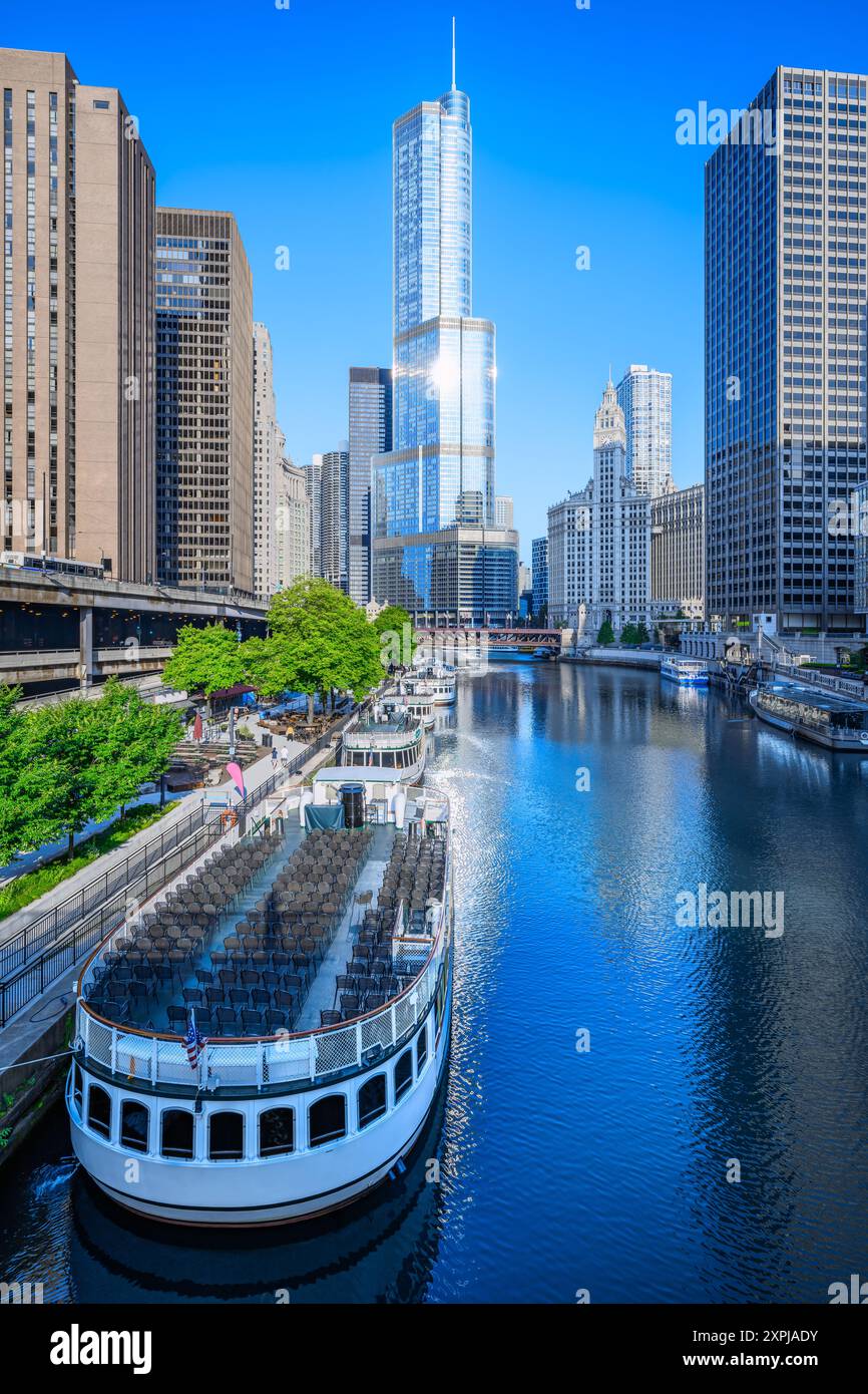 l'horizon de chicago vu de la rivière chicago Banque D'Images