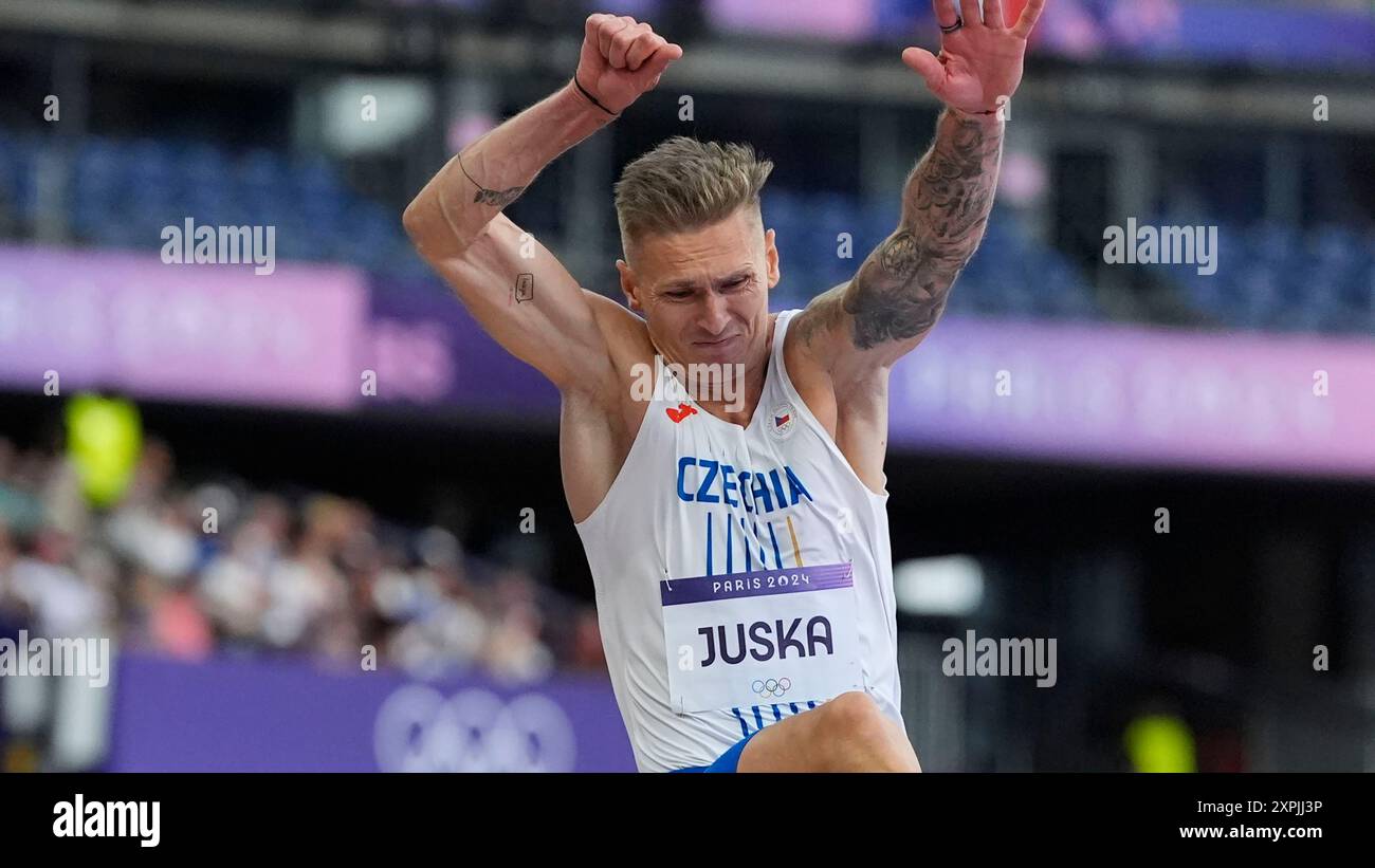 Radek Juska, of Czechia, competes during the men's long jump final at the 2024 Summer Olympics, Tuesday, Aug. 6, 2024, in Saint-Denis, France. (AP Photo/Matthias Schrader) Banque D'Images