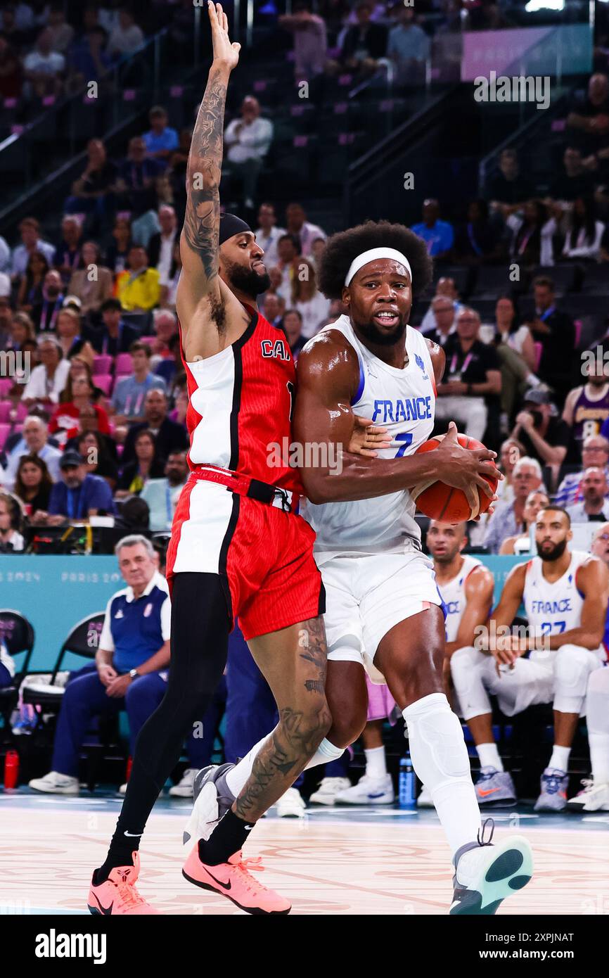 Paris, France, 6 août 2024. Guerschon Yabusele de Team France attaque lors du match de finale du quart de basket masculin Paris 2024 des Jeux Olympiques entre la France et le Canada au Bercy Arena le 6 août 2024 à Paris, France. Crédit : Pete Dovgan/Speed Media/Alamy Live News Banque D'Images