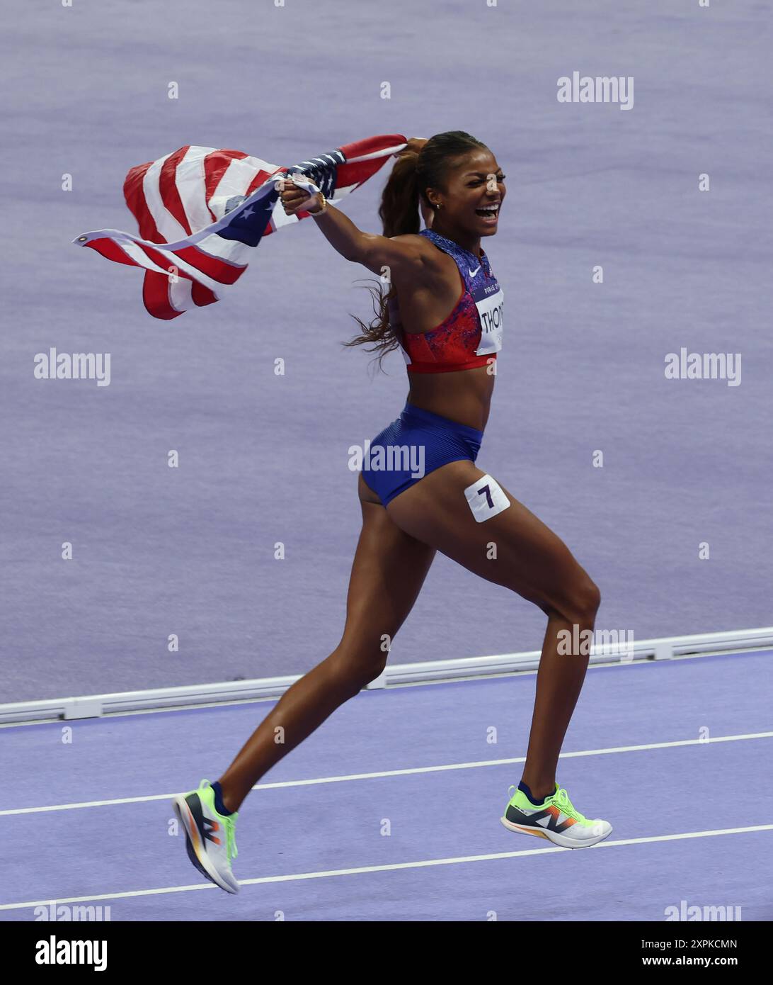 Paris, France. 06 août 2024. La américaine Gabrielle Thomas remporte la finale du 200 mètres féminin au stade de France le mardi 6 août 2024, le onzième jour des Jeux Olympiques de Paris. Photo de Hugo Philpott/UPI crédit : UPI/Alamy Live News Banque D'Images