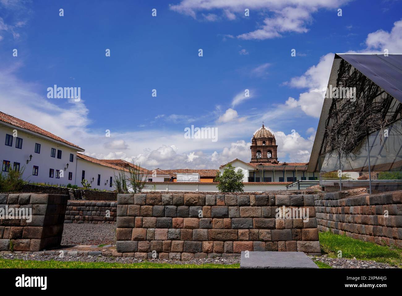 Ruines inca avec vue sur Qorikancha, Cusco, Pérou Banque D'Images
