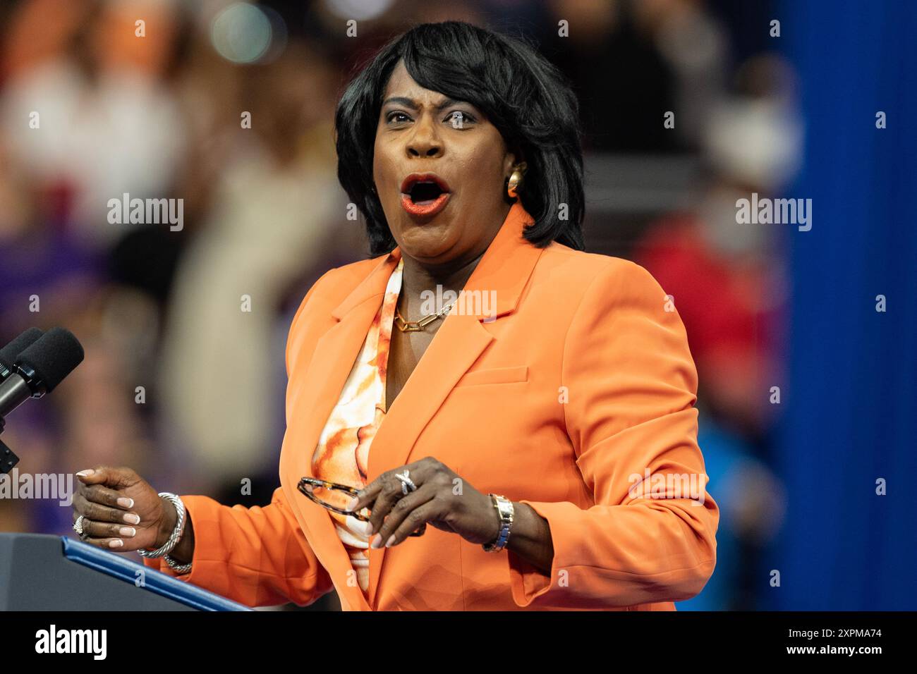 Cherelle Parker, maire de Philadelphie, parle lors du rassemblement au Liacouras Center à Temple University à Philadelphie, PA le 6 août 2024 alors que le gouverneur du Minnesota Tim Walz a été présenté par la vice-présidente Kamala Harris comme son coéquipier Banque D'Images