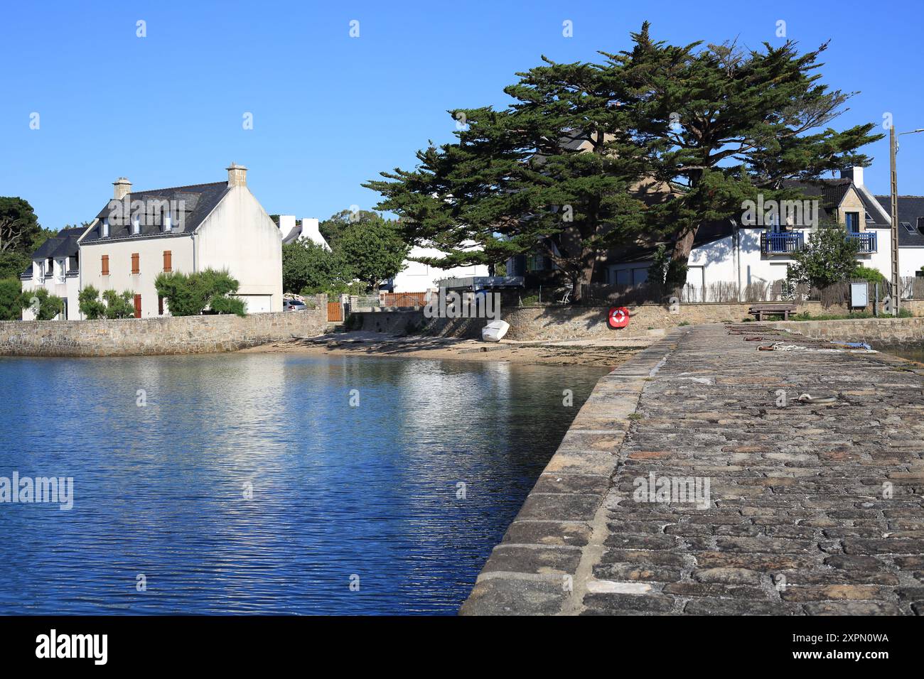 Vue du village de pêcheurs de Port Lagaden depuis la jetée, Larmor Baden, Baden, Morbihan, Bretagne, France Banque D'Images