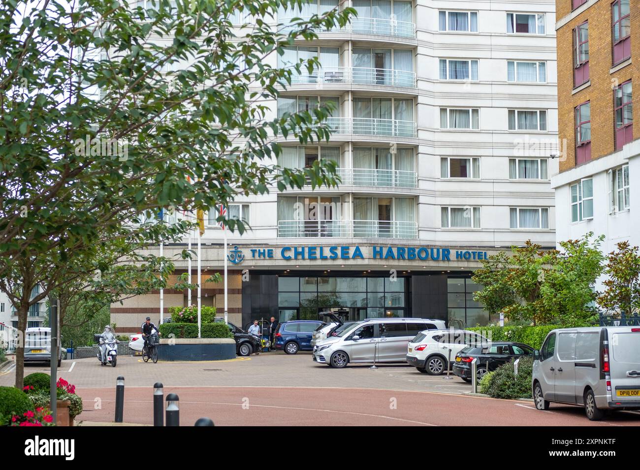 LONDRES - JUILLET 2024 : le Chelsea Harbour Hotel dans le quartier Imperial Wharf du centre-ouest de Londres. Banque D'Images