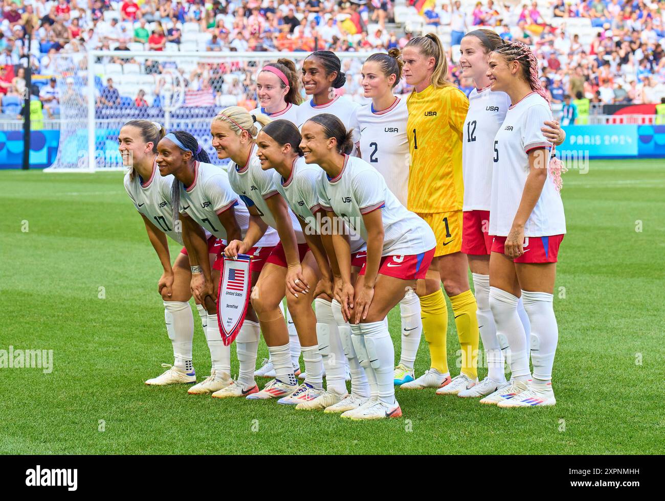 Lyon, France. 06 août 2024. Présentation de l'équipe : USA Trinity Rodman, USA femmes Nr. 5 Tierna Davidson, USA femmes Nr. 12 Alyssa Naeher, USA gardienne de but Nr. 1 Emily Fox, USA femmes Nr. 2 Mallory Swanson, USA femmes Nr. 9 Sophia Smith, USA femmes Nr. 11 Lindsey Horan, USA femmes Nr. 10 Crystal Dunn, USA femmes Nr. 7 Samatha Coffey, USA femmes Nr. 17 au match de demi-finale olympique féminin ALLEMAGNE - USA 0-1 N.V. au stade de Lyon à Lyon le 6 août 2024 à Lyon, France. Saison 2024/2025 photographe : ddp images/STAR-images crédit : ddp Media GmbH/Alamy Live News Banque D'Images