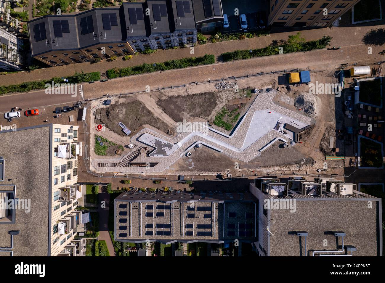 Vue aérienne de haut en bas de l'infrastructure résidentielle de Noorderhaven dans la ville néerlandaise de Zutphen. Développement urbain et planification vu d'en haut. Banque D'Images